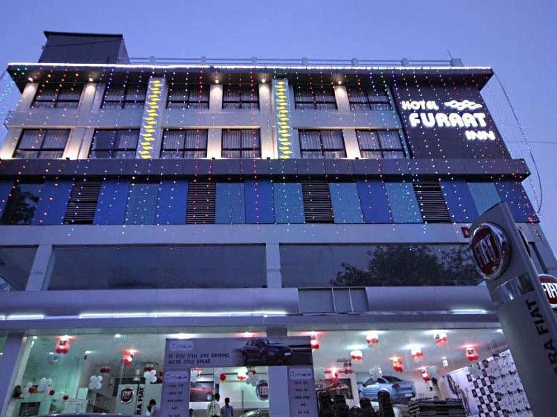 Golden Plaza Hotel Ahmedabad Ngoại thất bức ảnh