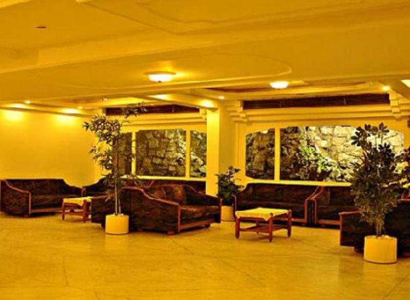 Golden Plaza Hotel Ahmedabad Ngoại thất bức ảnh