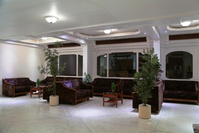 Golden Plaza Hotel Ahmedabad Ngoại thất bức ảnh
